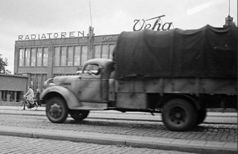 Een grote vrachtauto