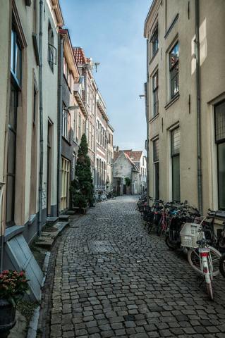 Door de nauwe Zutphense steegjes en straatjes 