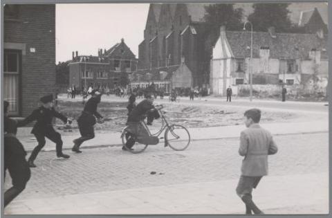 De Landwacht heeft het op een fietser voorzien