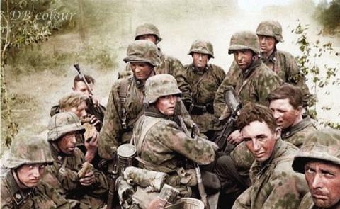 Tot op het laatst waren er fanatieke nazi's die door wilden met vechten