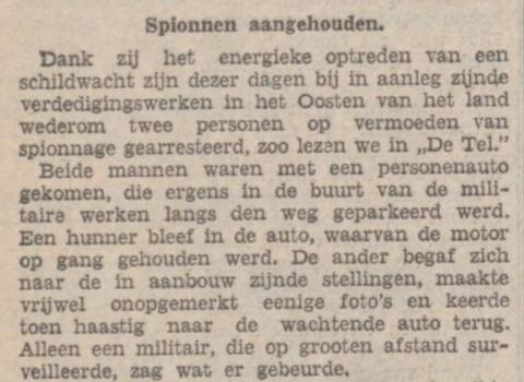 Twee spionerende mannen