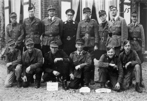 De beruchte Hollandse Landwacht die in Holland veel misdaden heeft gepleegd in dienst van de nazi's