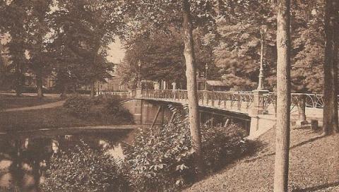De Deventerwegbrug voordat deze werd opgeblazen