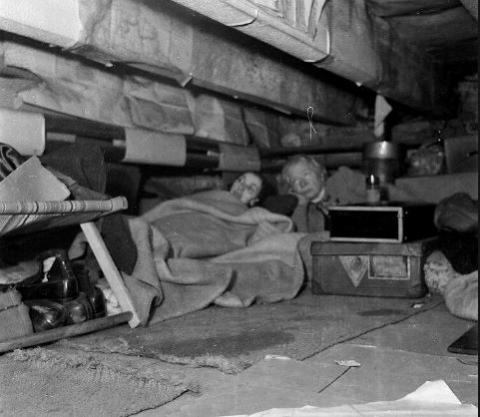 Het souterrain wordt klaar gemaakt voor een lang verblijf