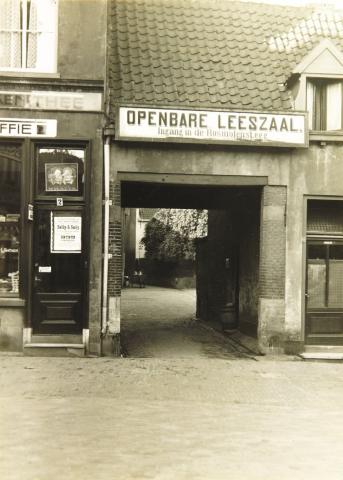 Ingang van de vroegere Leeszaal