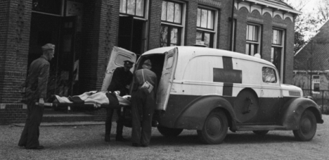 De bekende Rode Kruis ambulances