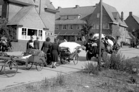 1.300 vluchtelingen al 50 dagen onderweg