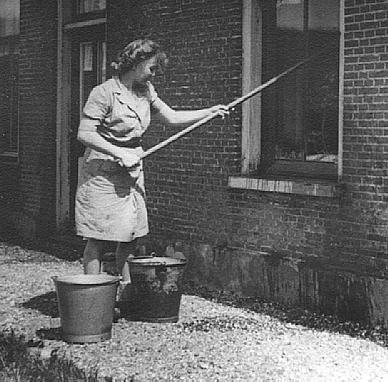 Meteen werd er begonnen aan de grote schoonmaak.