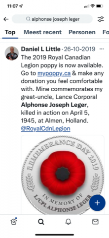 Een achterkleinkind met Poppy voor zijn overgrootvader