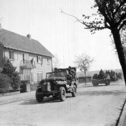 Canadezen rijden Warnsveld in
