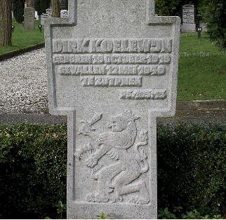 Gem. Begraafplaats Memento Mori te Bunschoten met het graf van Dirk Koelewijn