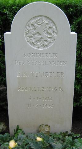 Ernst Karel Teijgeler ligt begraven op het Militair Ereveld Grebbeberg te Rhenen (vak 9 11).