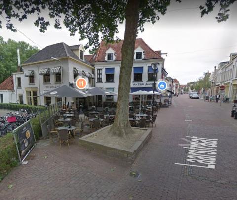 Op het oude nummer Laarstraat 2, nu dus nr. 3, woonde ene mej. G. Brandt