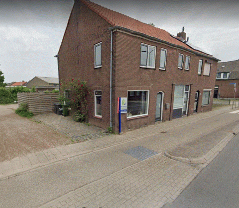 Het op de oude plek nieuw gebouwde huis aan de Weg naar Voorst 58 