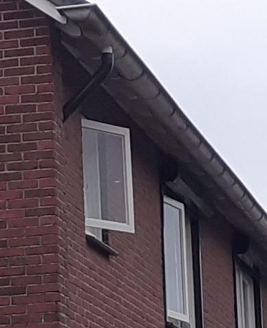 Boven ramen open