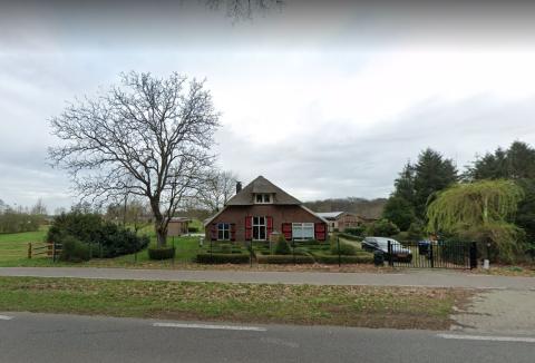 Zijn geboortehuis aan de Vordenseweg 27 in Warnsveld