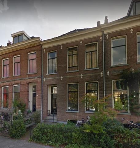 De Rozenhoflaan 36 waar hij woonde met hendrica Peek