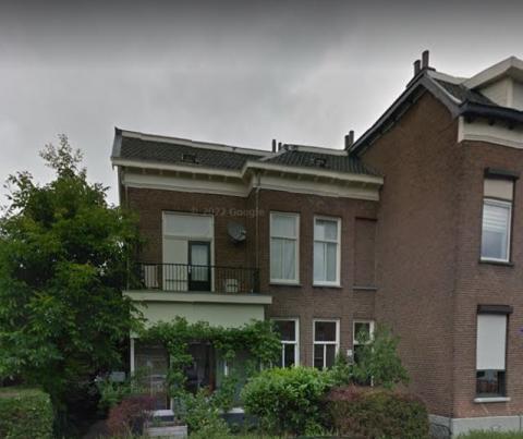 De Warnsveldseweg waar moeder en zoon Westhof woonde