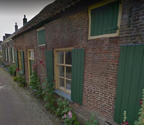 De huidige Oude Touwbaan 8 in De Hoven nog in gerestaureerde oude staat