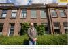 Anjo Lodewijks voor het huis aan de Warnsveldseweg 35 te Zutphen