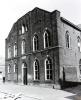  De oude St. Hubertusschool naast de RK-kerk 